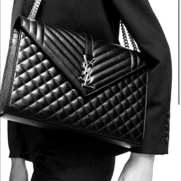 YSL Large Envelope Bag in Noir - Picture 9 of 12